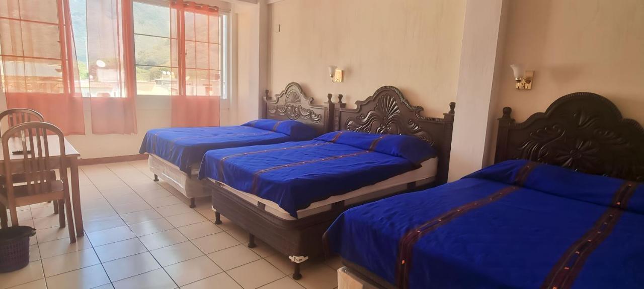 Hotel Chaparral Panajachel Eksteriør billede